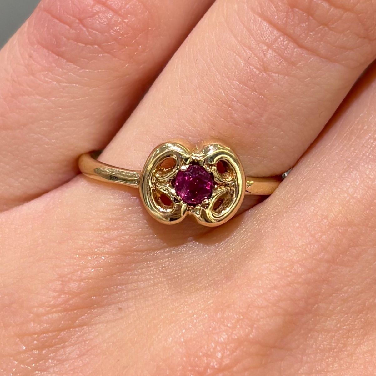 Pre-Owned 9ct Yellow Gold 0.22ct Ruby Ring