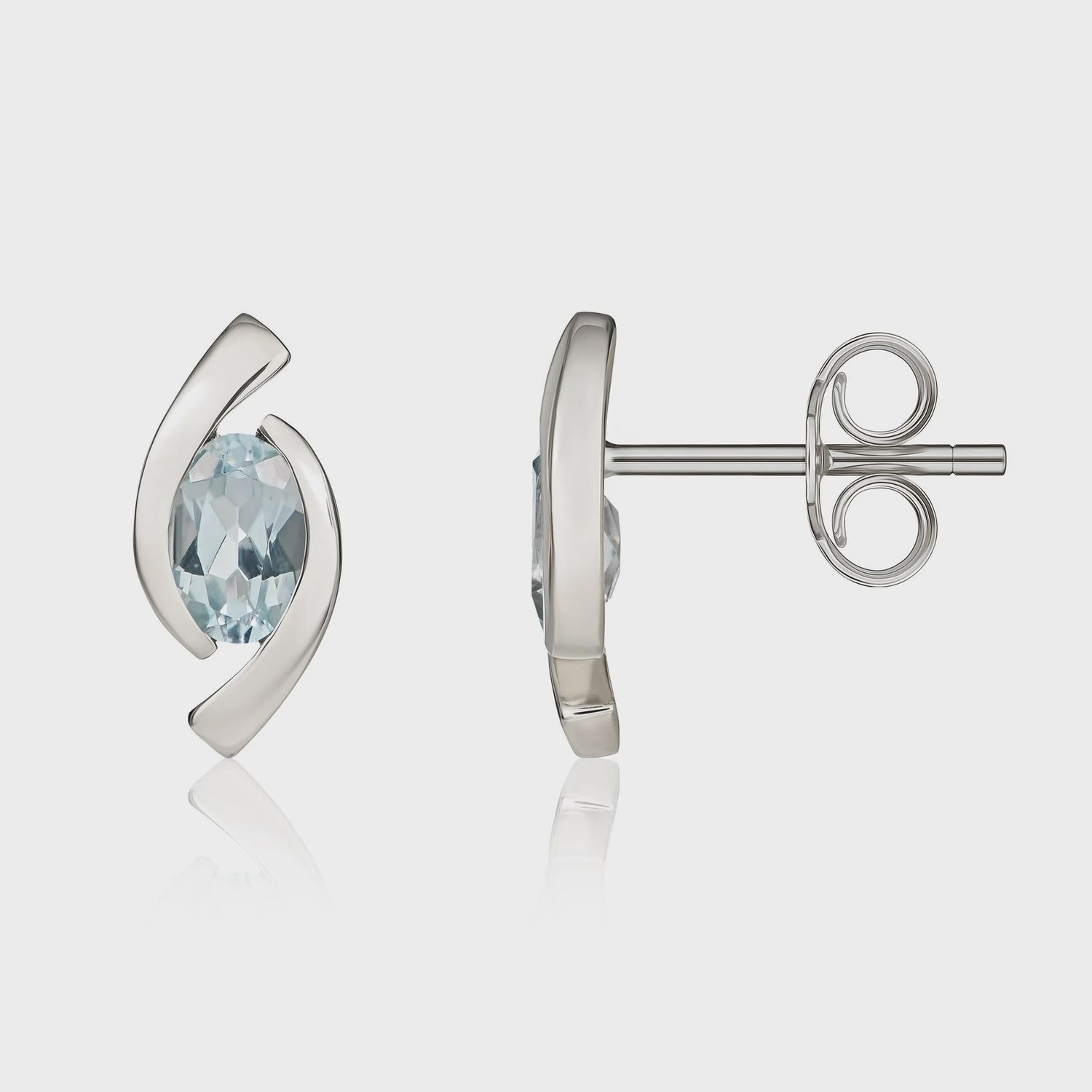 9ct White Gold Oval Aquamarine &#39;Eye&#39; Stud Earrings 6x4mm