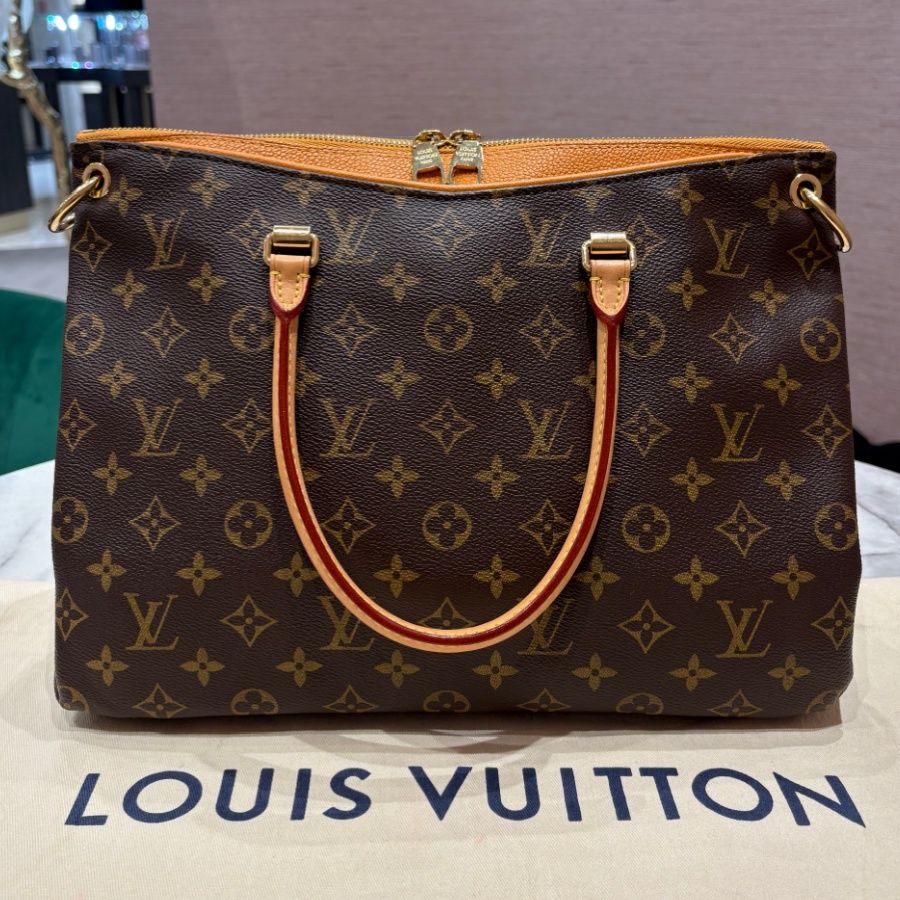 Pre-Owned Louis Vuitton Pallas MM Bag in Monogram Canvas