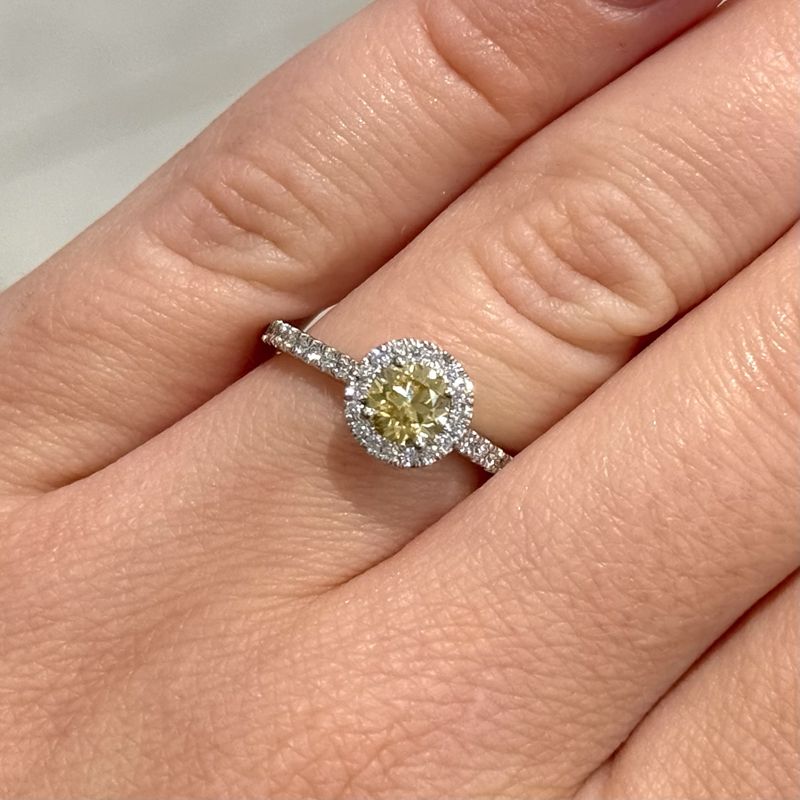 Platinum 0.85ct Diamond Halo Ring with Yellow Diamond