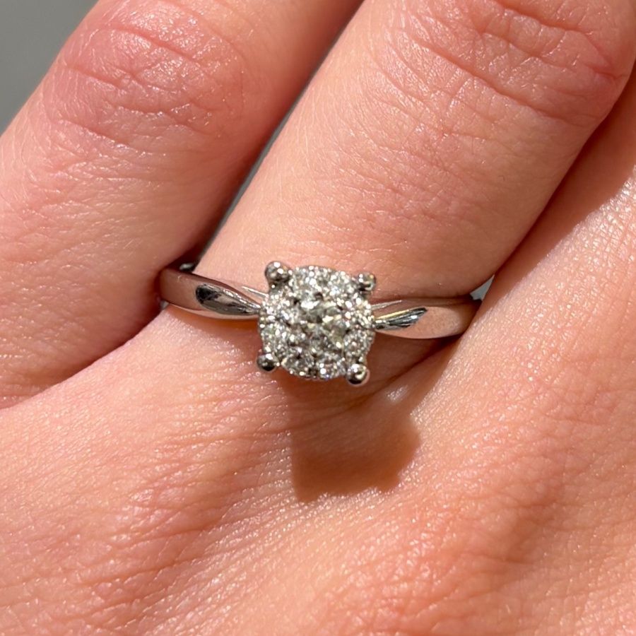 Pre-Owned Platinum 0.25ct Diamond Solitaire Style Ring