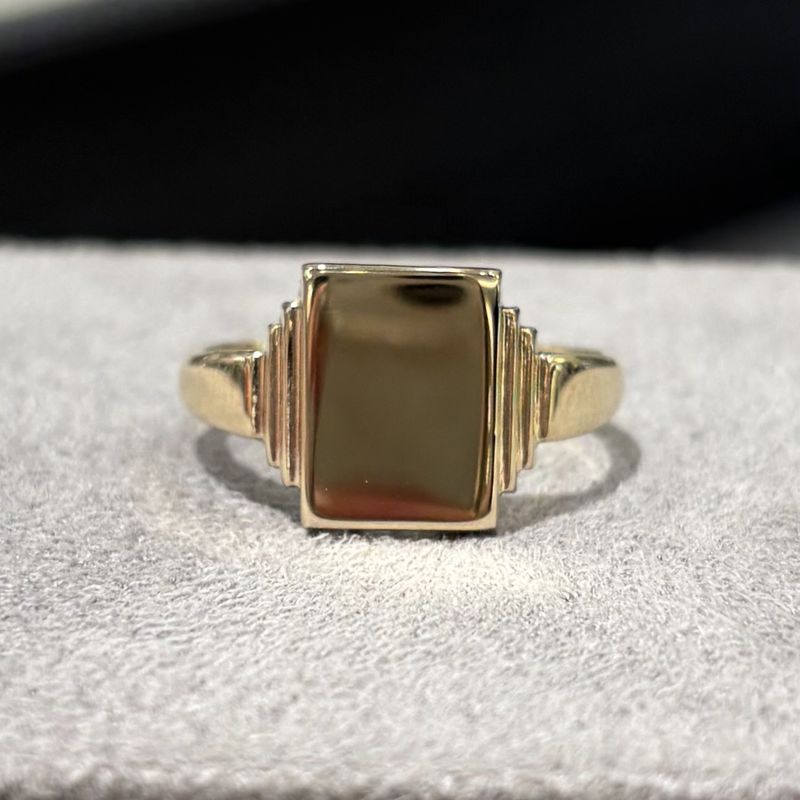 Pre-Owned 9ct Yellow Gold Vintage Signet Ring