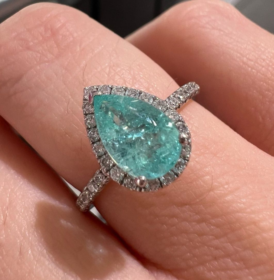 18ct White Gold 1.28ct Paraiba Tourmaline &amp; Diamond Ring