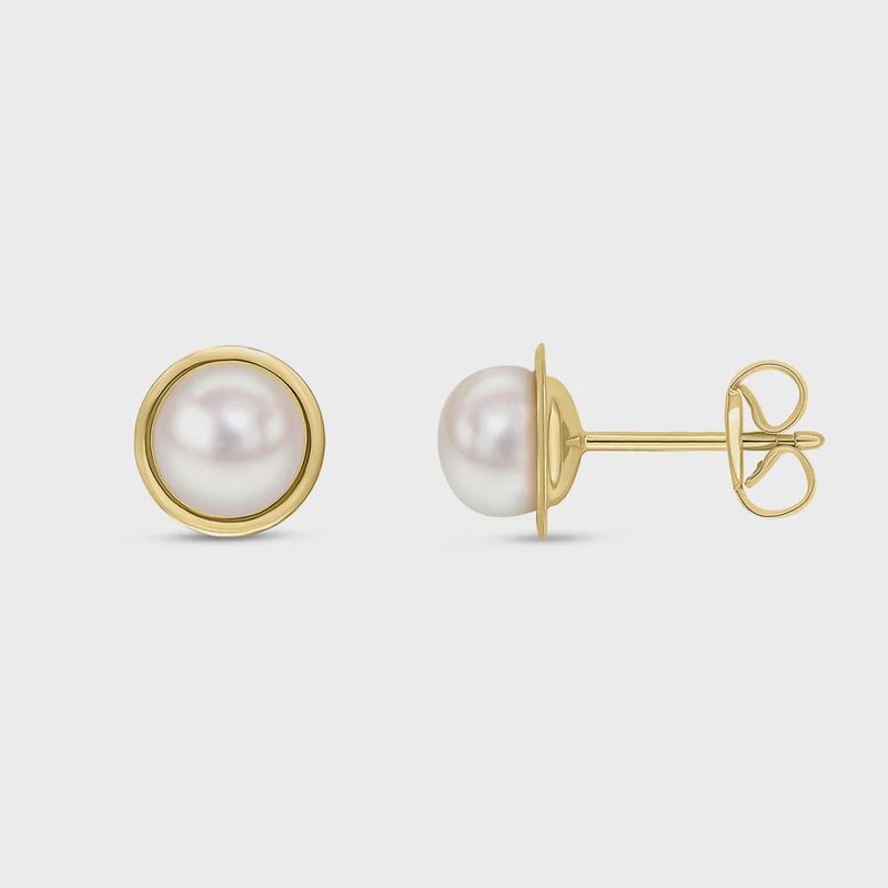 9ct Yellow Gold Flat Polished Border with 5.5mm Button Pearl Stud Earrings