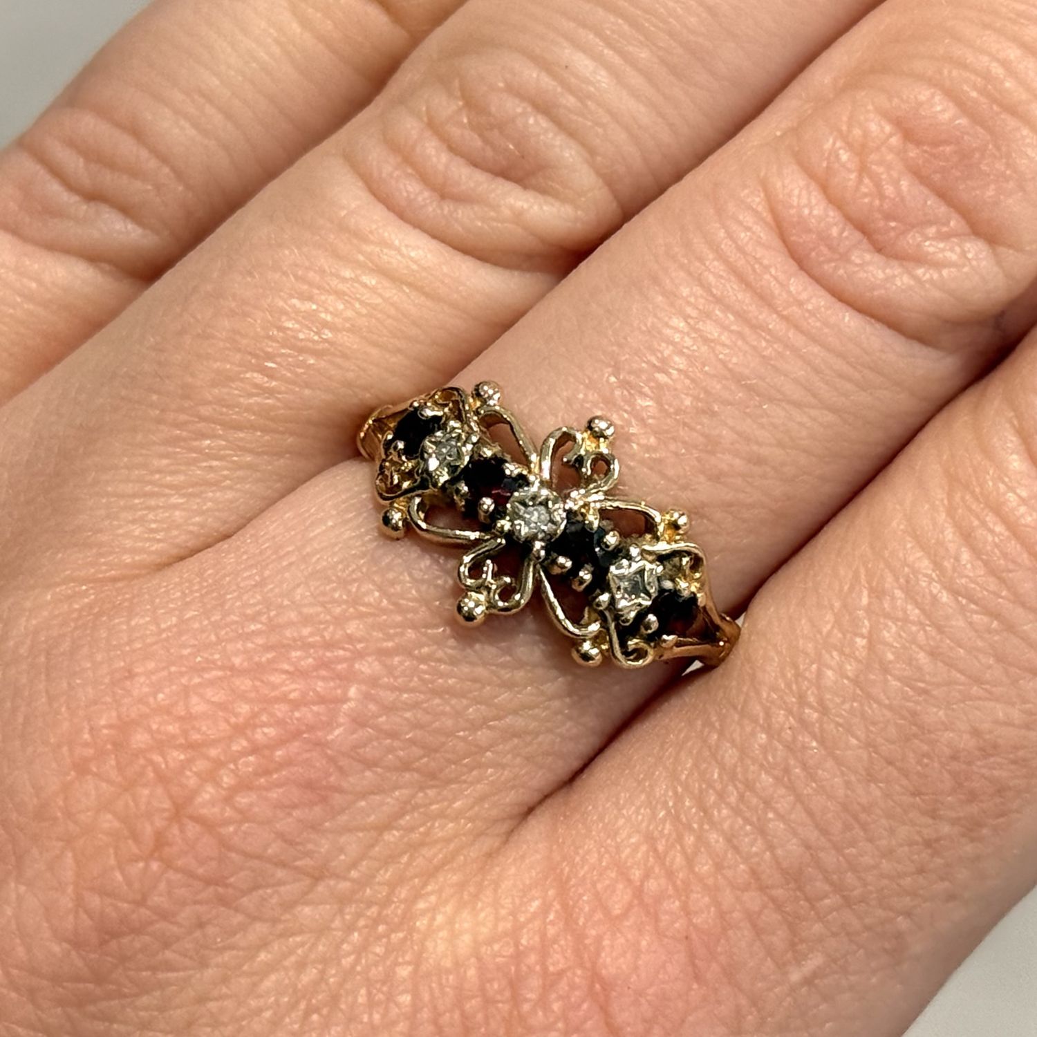 Pre-Owned 9ct Yellow Gold Garnet &amp; Diamond Ring