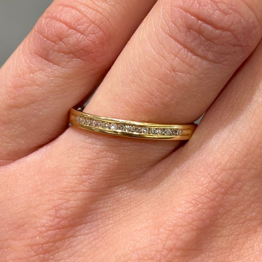 Pre-Owned 18ct Yellow Gold Channel Set Round Brilliant Diamond Half Eternity Ring