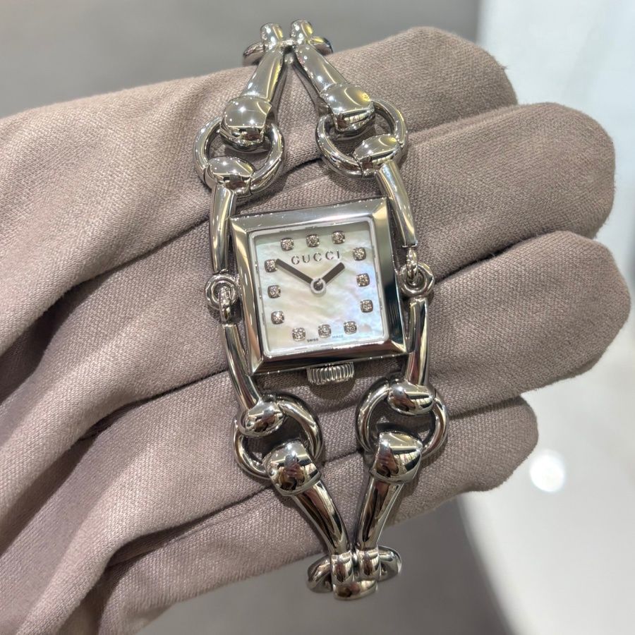 Pre-Owned Gucci Signoria White Mother Of Pearl Quartz Ladies Watch 116.5