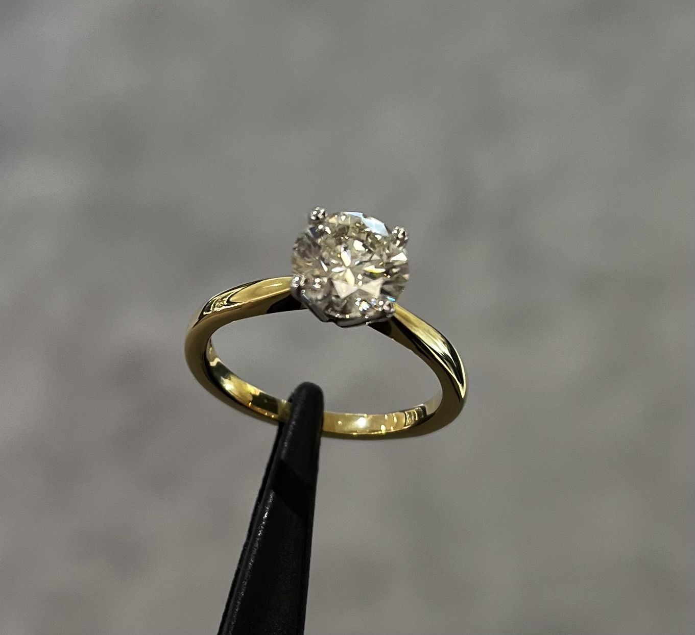 Pre-Owned 18ct Yellow Gold 2.05ct L SI2 Diamond Solitaire