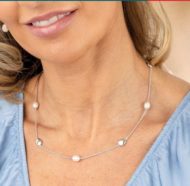Coast Pebble Pearl Station Necklace