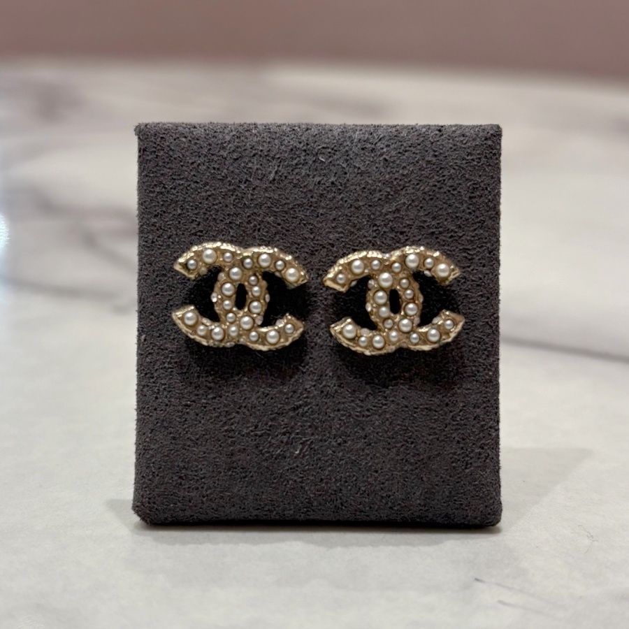 Pre-Owned Chanel CC Gold-Tone Pearl Stud Earrings