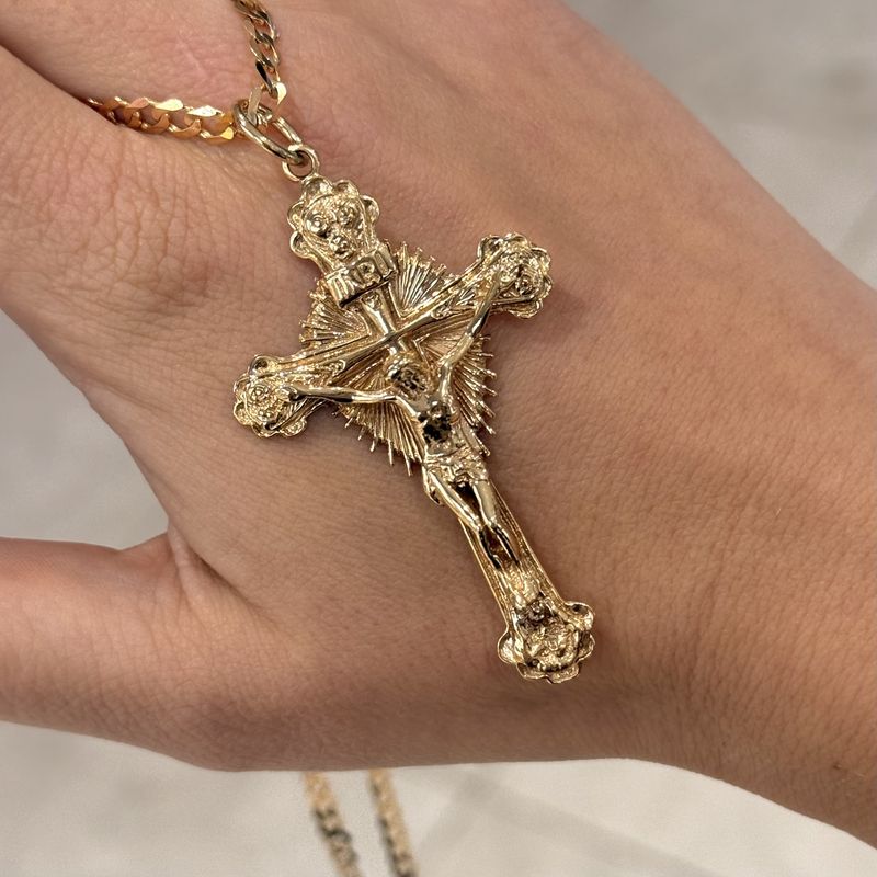 Pre-Owned 9ct Yellow Gold Crucifix 10.6g