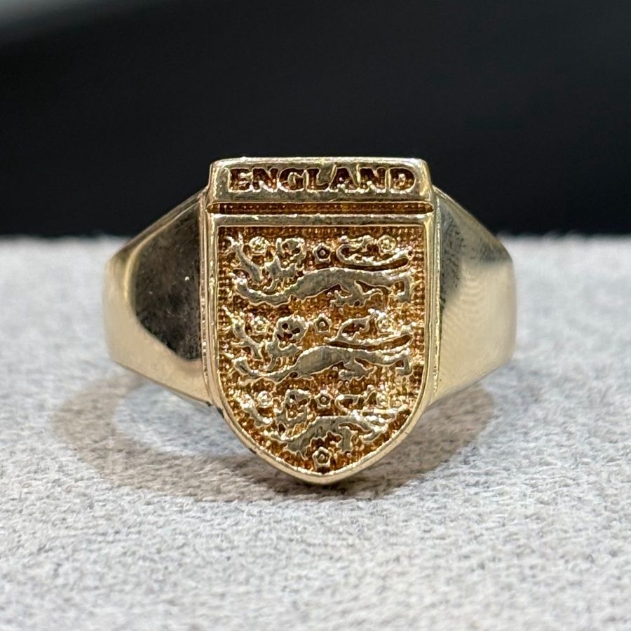 Pre-Owned 9ct Yellow Gold 3 Lion England Ring