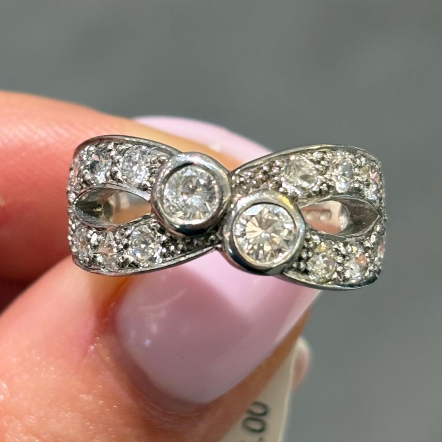 Pre-Owned 18ct White Gold 1.54ct H SI1 Diamond Cluster Ring
