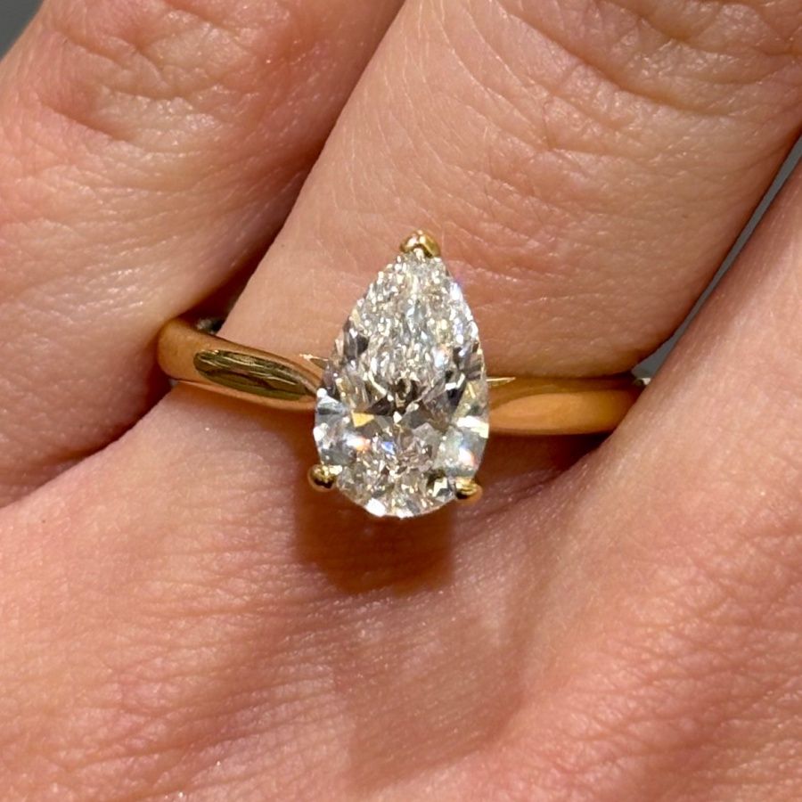18ct Yellow Gold 1.57ct D VS1 Pear Cut Lab Grown Diamond Solitaire Ring