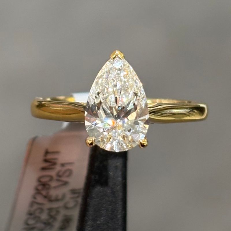 18ct Yellow Gold 1.56ct  VS1 Pear Cut Lab Grown Diamond Solitaire Ring