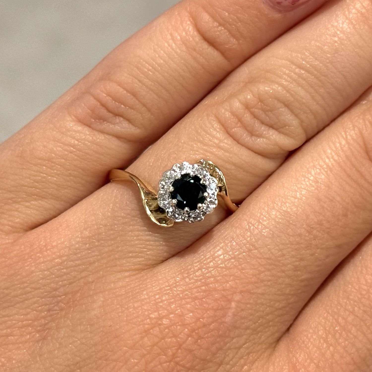Pre-Owned 9ct Yellow Gold 0.60ct Sapphire &amp; 0.08ct Diamond Twist Cluster Ring