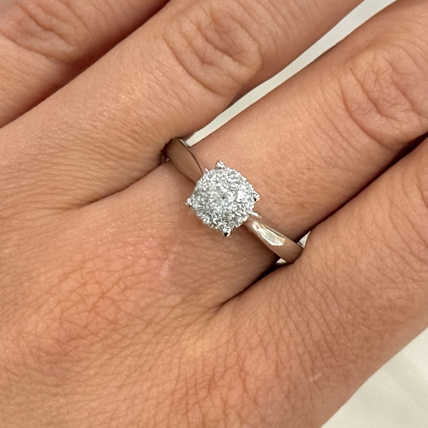 Pre-Owned 18ct White Gold 0.35ct Diamond Cluster Solitaire Ring