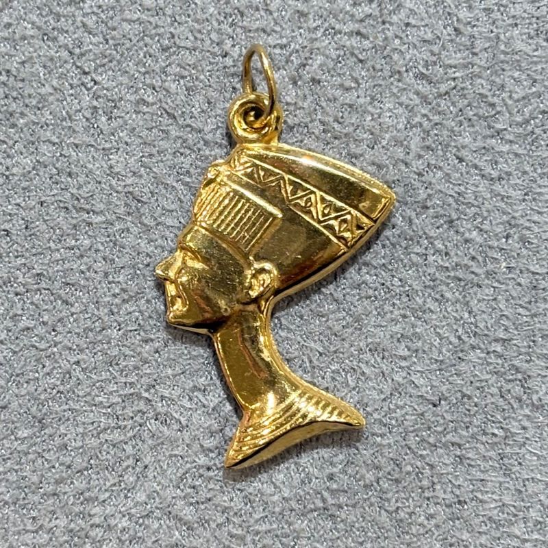 Pre-Owned 9ct Yellow Gold Neferiti Charm