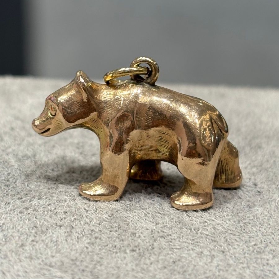 Pre-Owned Yellow Gold Vintage Polar Bear Charm 8.7g