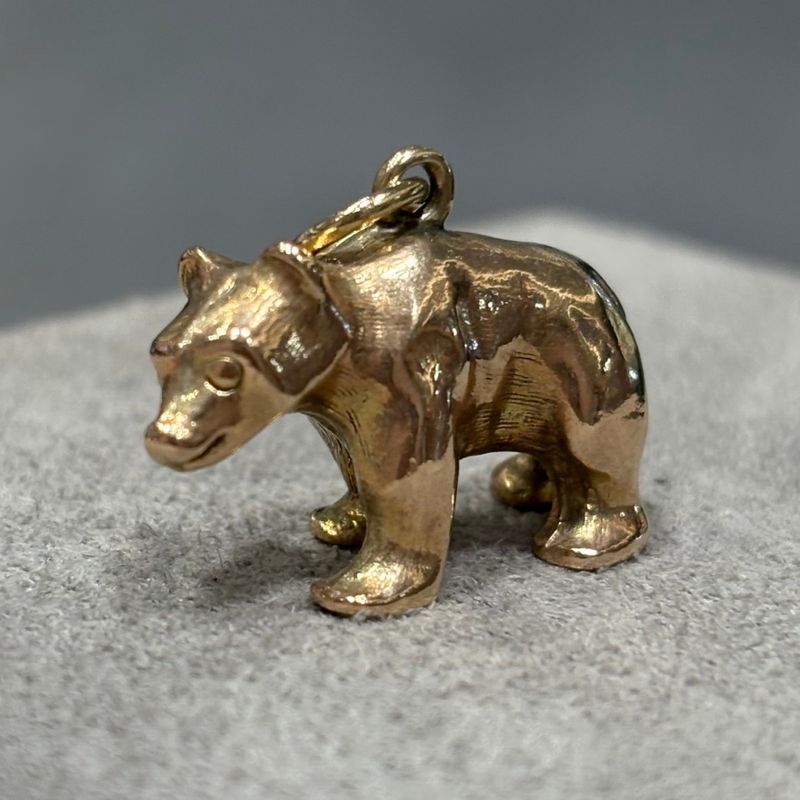 Pre-Owned Yellow Gold Vintage Polar Bear Charm 8.7g