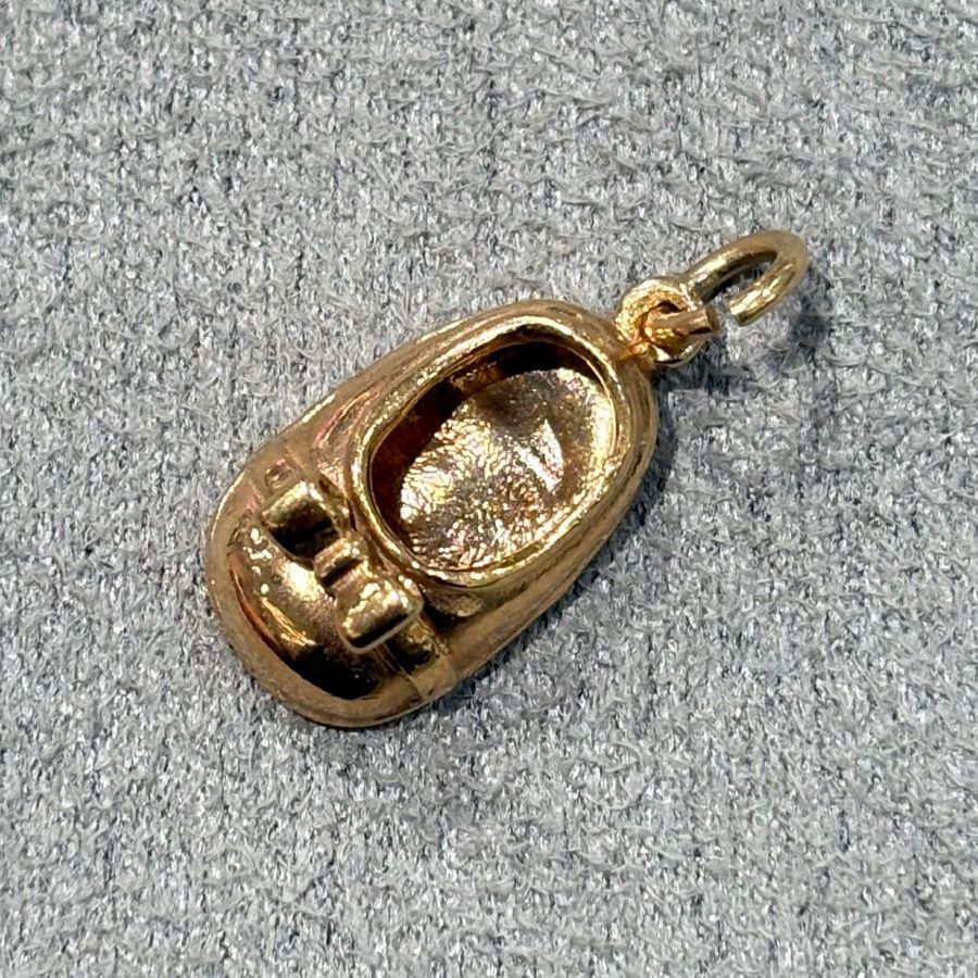 Pre-Owned 9ct Yellow Gold Dolly Shoe Charm