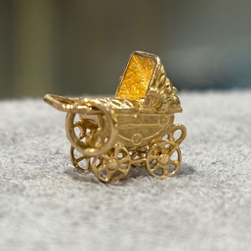 Pre-Owned 9ct Yellow Gold Small Pram Charm