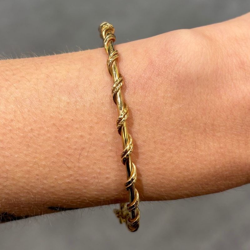 9ct Yellow Gold Diamond Cut Rope Twisted Hinged Bangle