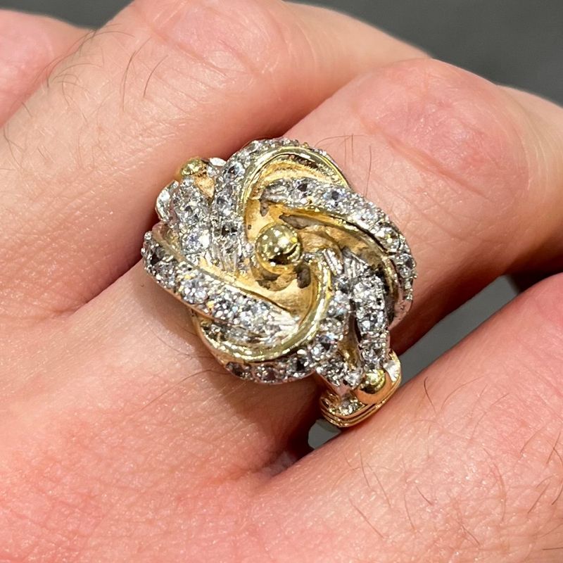 Pre-Owned 9ct Yellow Gold CZ Knot Ring 16g Pre-Owned 9ct Yellow Gold CZ Knot Ring 16g