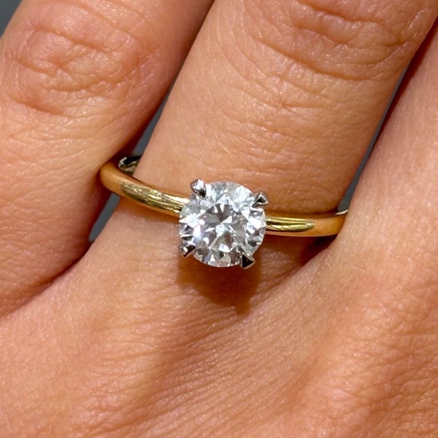 18ct Yellow Gold 1ct E VS2 Round Brilliant Lab Grown Diamond Solitaire Ring