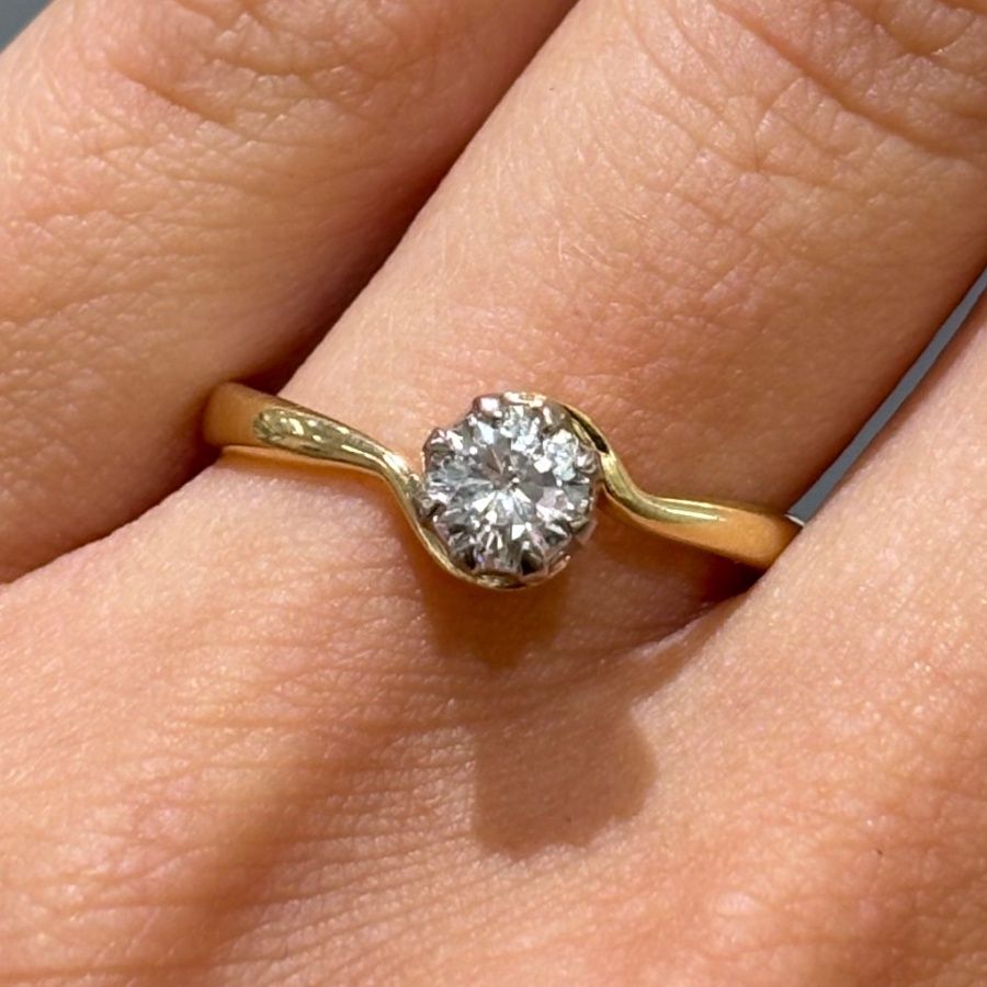 Pre-Owned 18ct Yellow Gold 0.33ct Round Brilliant Diamond Solitaire
