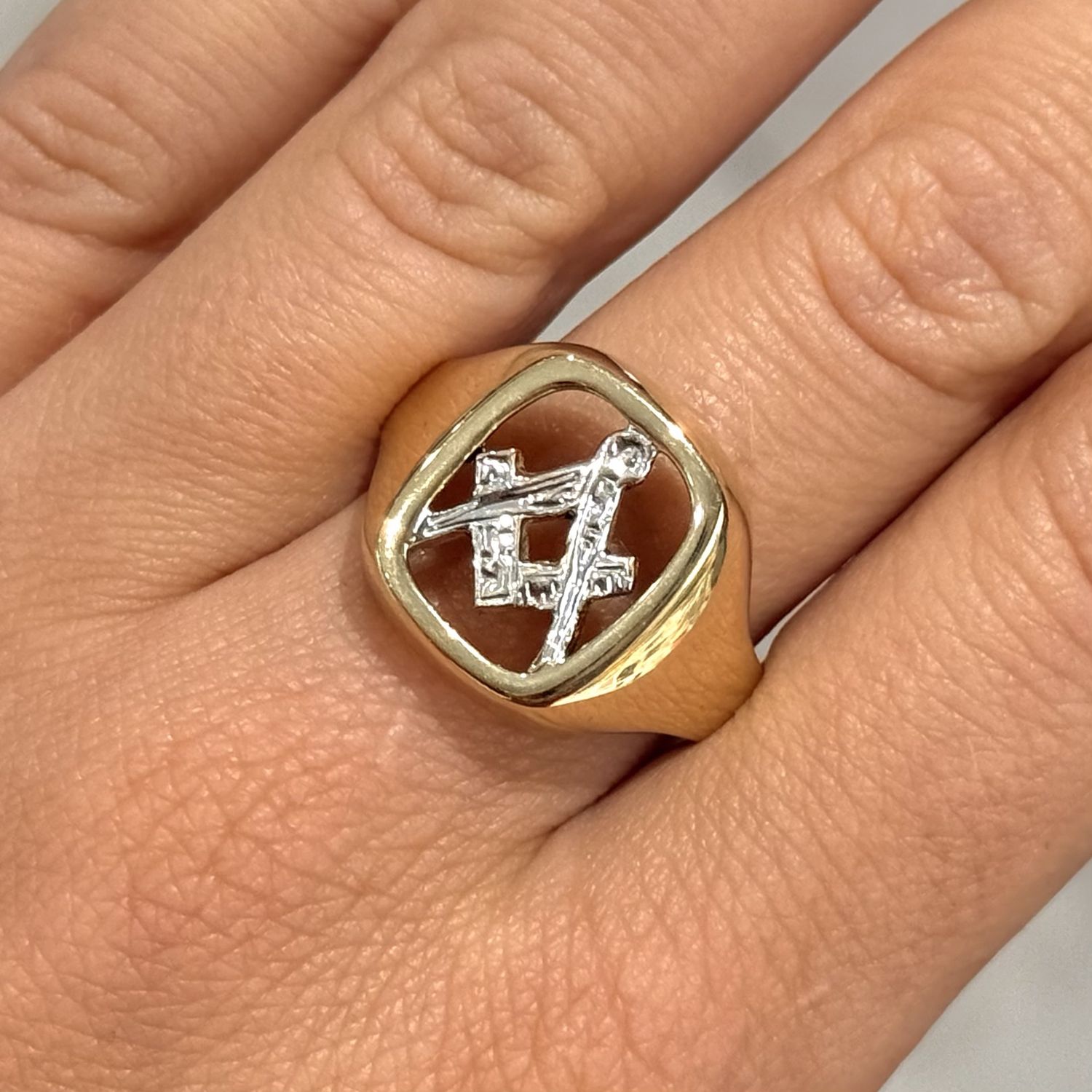 Pre-Owned 9ct Yellow Gold Masonic Ring