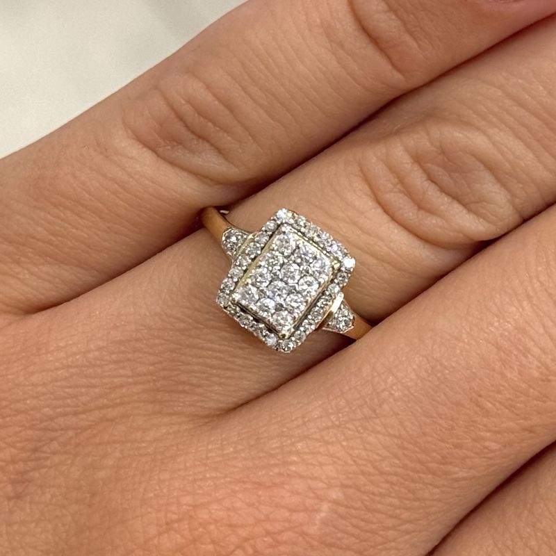 Pre-Owned 9ct Yellow Gold 0.36ct Diamond Cluster Ring