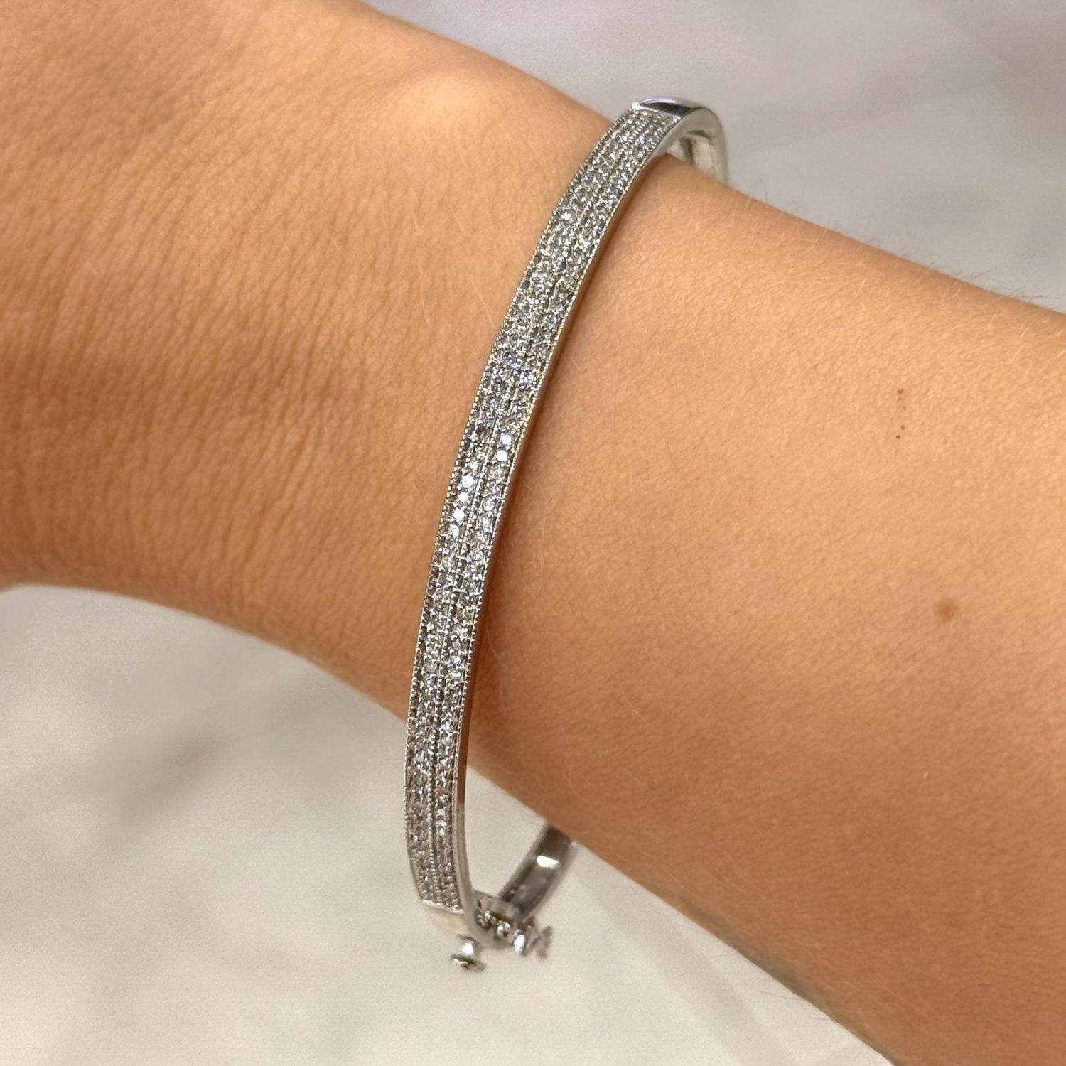 Pre-Owned 9ct White Gold 0.50ct Diamond Bangle