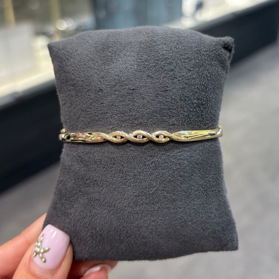 Pre-Owned 9ct Yellow Gold Diamond Set Twist Bangle