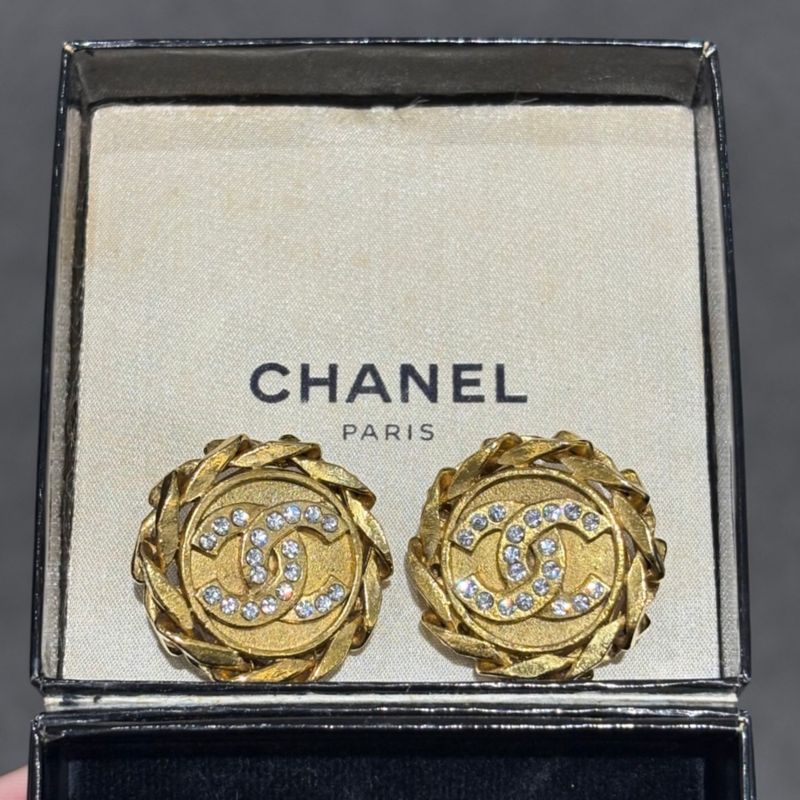 Pre-Owned Chanel Vintage Coco Mark Gold-Tone CZ Round Statement Clip On Earrings