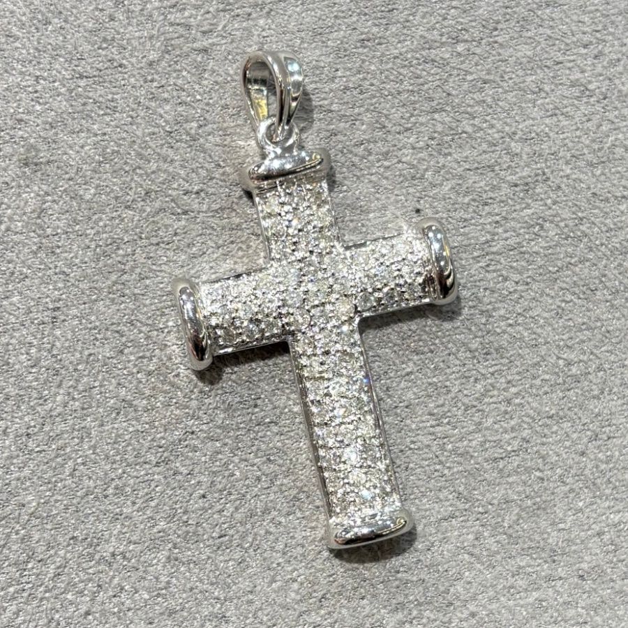 Pre-Owned 9ct White Gold 1.00ct Diamond Cross