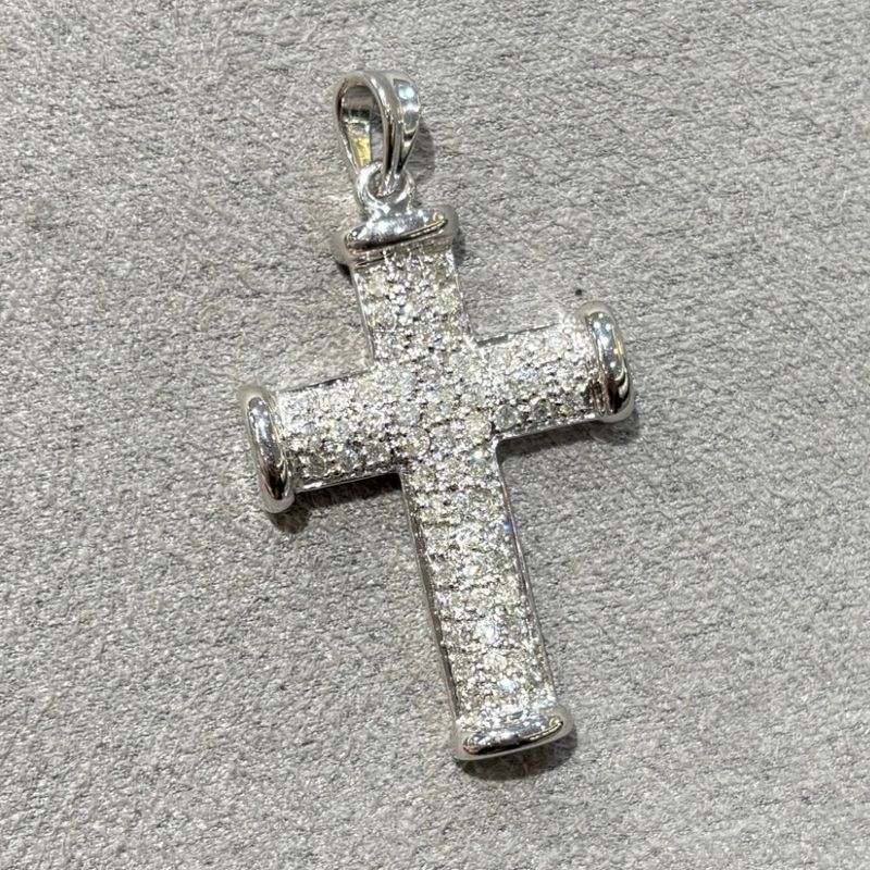 Pre-Owned 9ct White Gold 1.00ct Diamond Cross