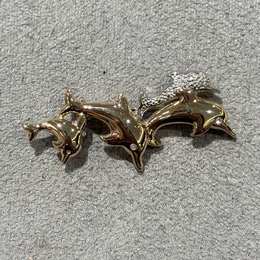 Pre-Owned 9ct Yellow Gold Diamond Dolphin Brooch