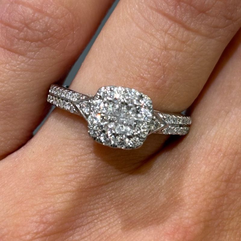 Pre-Owned 9ct White Gold 0.50ct Diamond Halo Cluster Ring