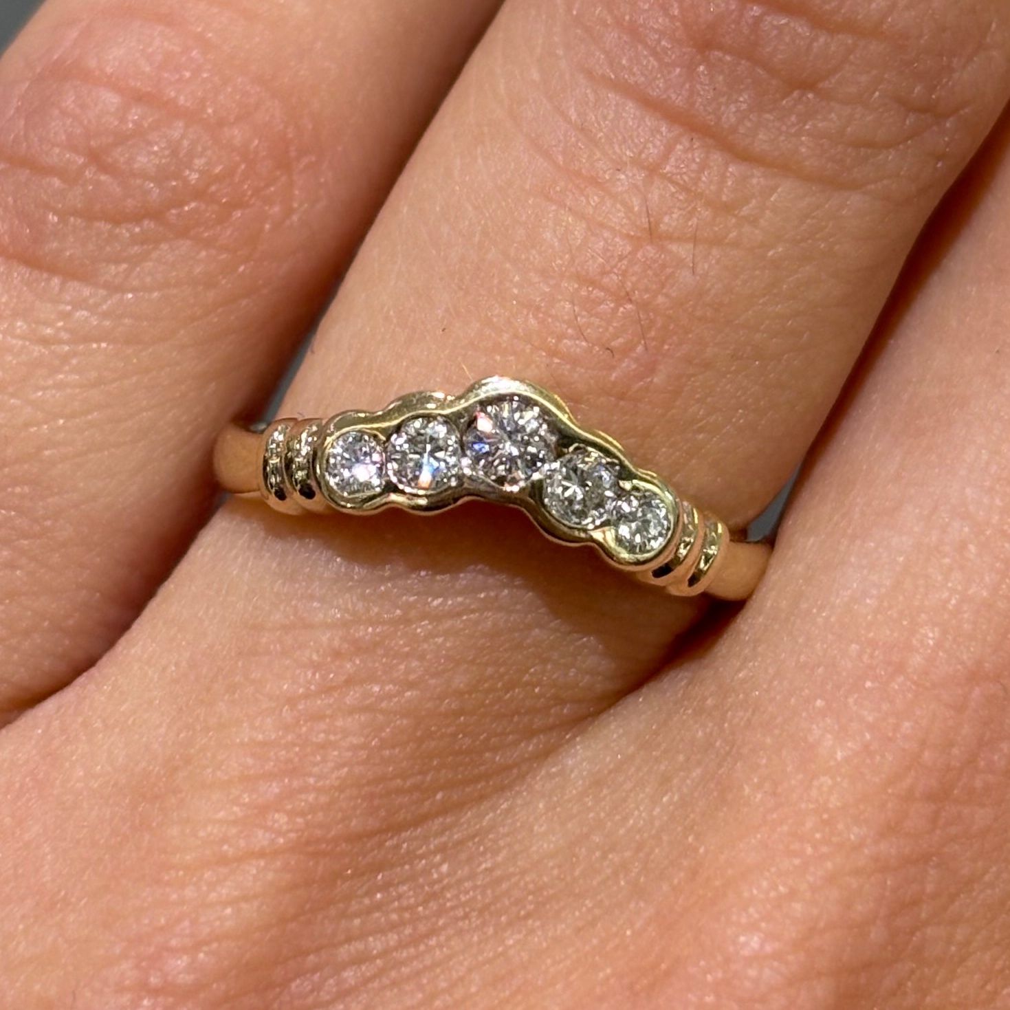 Pre-Owned 9ct Yellow Gold 0.15ct Diamond Wishbone Ring