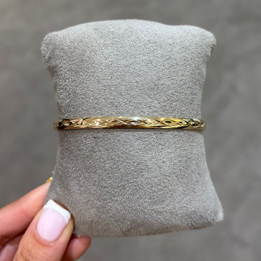 Pre-Owned 9ct Yellow Gold Cross Pattern Engraved Slave Bangle 5.9g