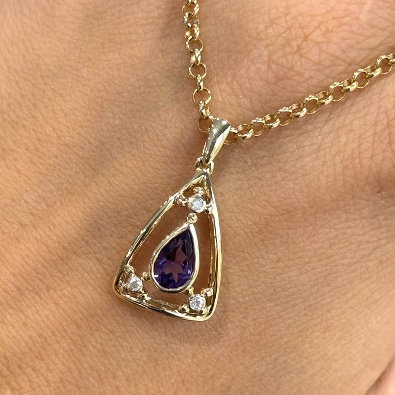 Pre-Owned 9ct Yellow Gold Pear Amethyst &amp; Diamond Pendant