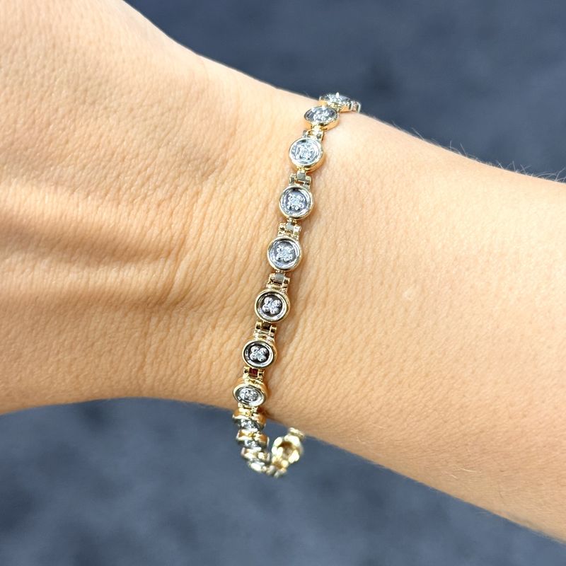 Pre-Owned 9ct Yellow Gold Diamond Bracelet