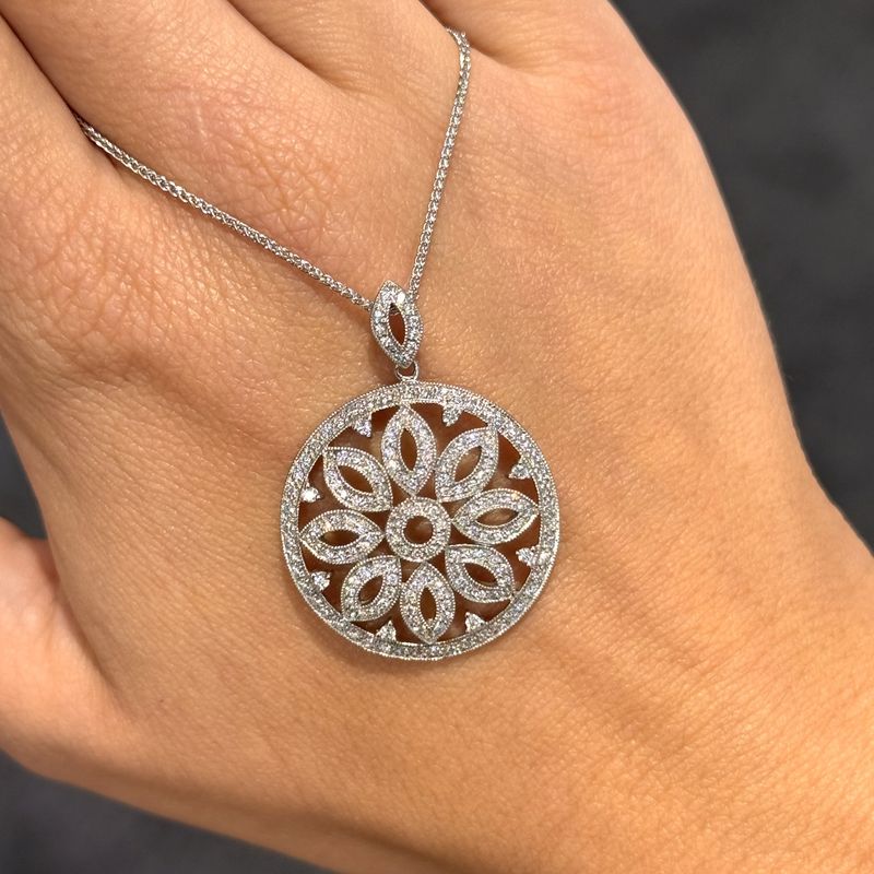 Pre-Owned 18ct White Gold Vintage Style 1.00ct Diamond Pendant Pre-Owned 18ct White Gold Vintage Style 1.00ct Diamond Pendant