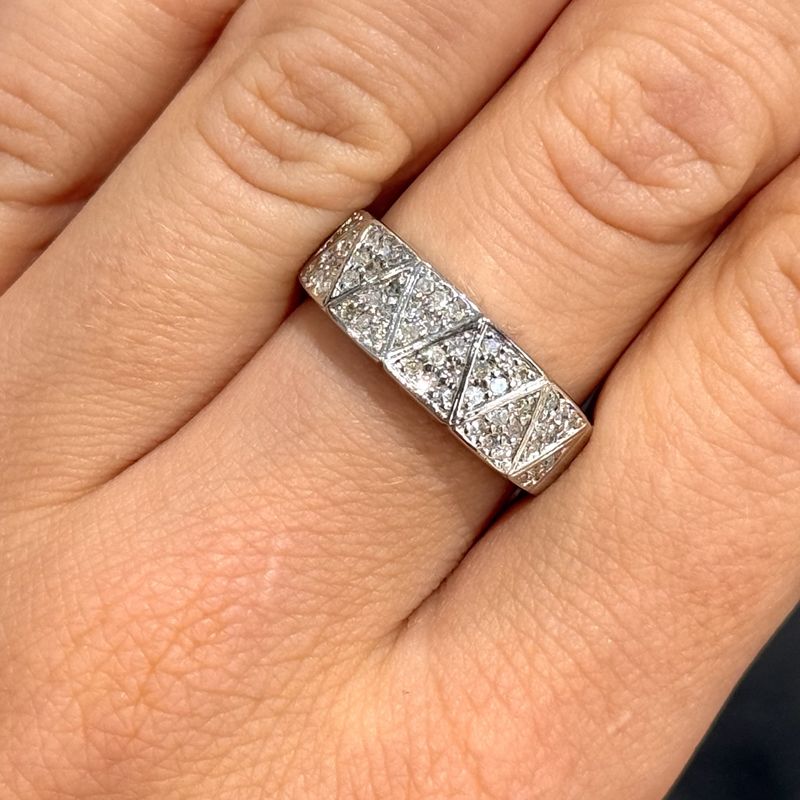 Pre-Owned 9ct White Gold 0.31ct Diamond Band