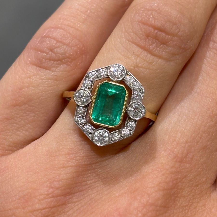 18ct Yellow Gold 1.00ct Emerald &amp; 0.50ct Diamond Ring
