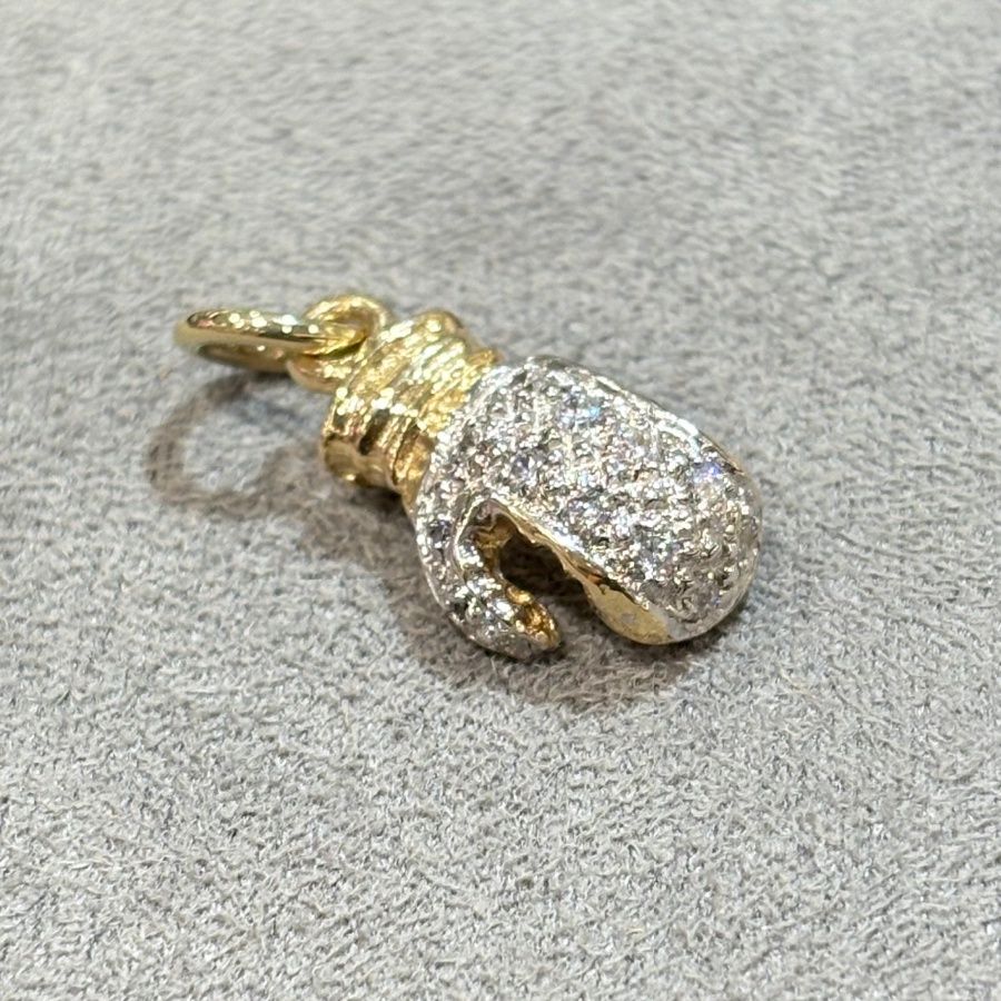 Pre-Owned 9ct Yellow Gold CZ Boxing Glove Pendant