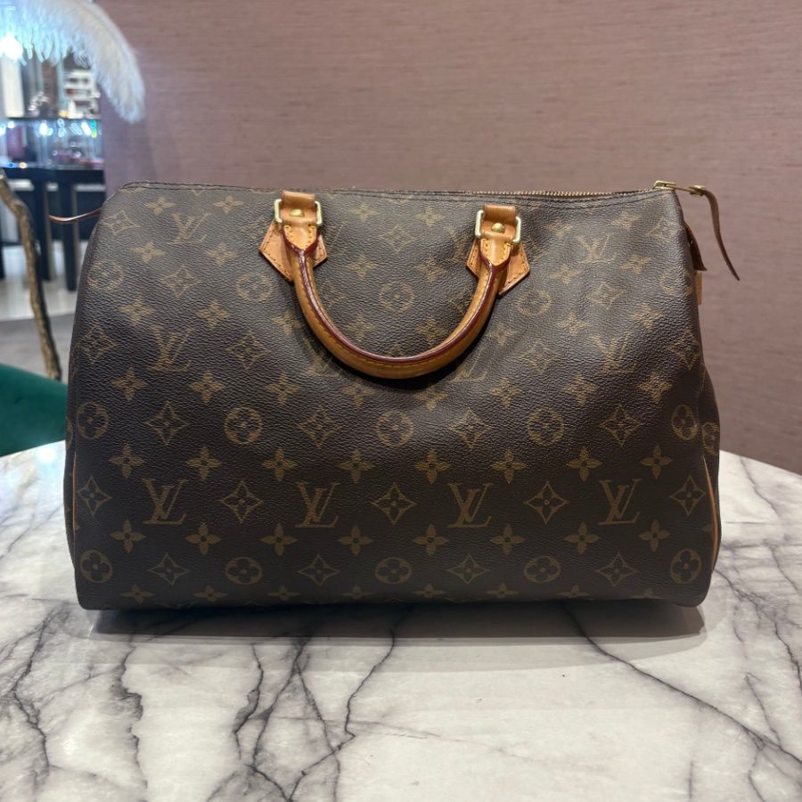Pre-Owned Louis Vuitton Speedy 35 in Monogram Canvas