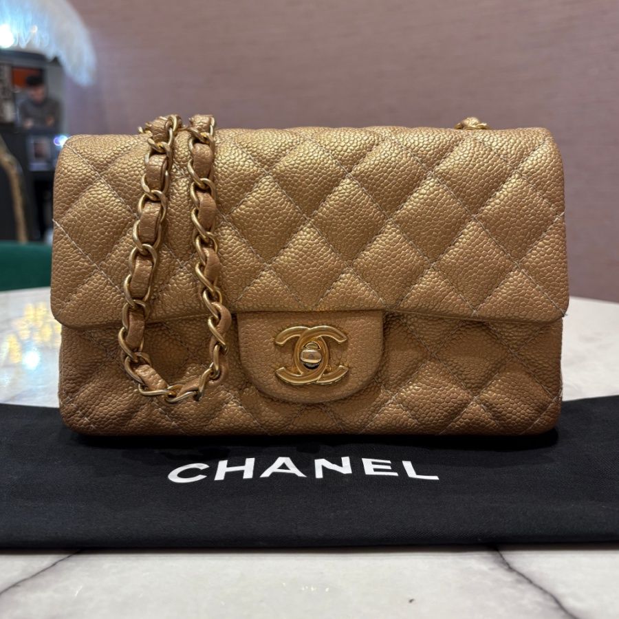 Pre-Owned Chanel Mini Rectangle Pearly 15c Gold Caviar Leather