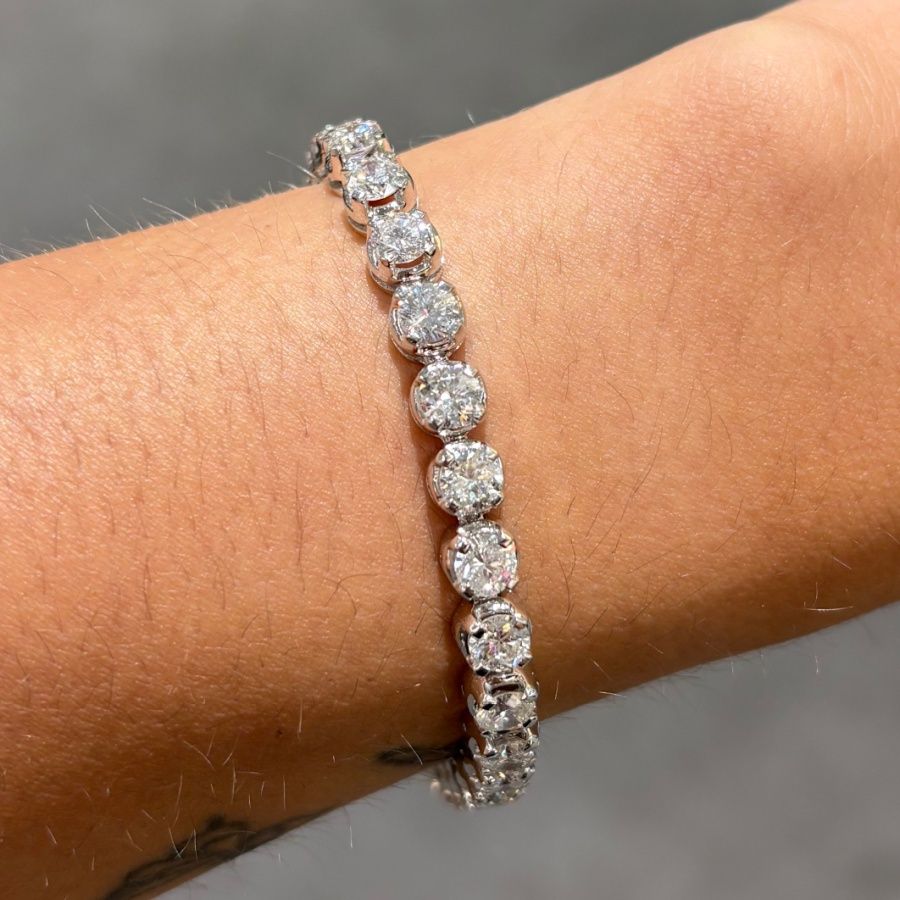 Pre-Owned 18ct White Gold 9.00ct Diamond Tennis Bracelet